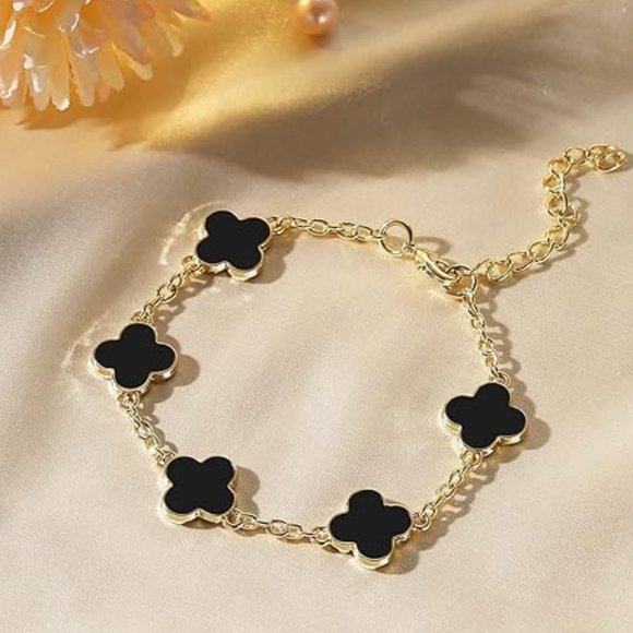 Neiman Marcus VivFlavor Luxury Clover Chain Bracelet - Picture 1 of 5